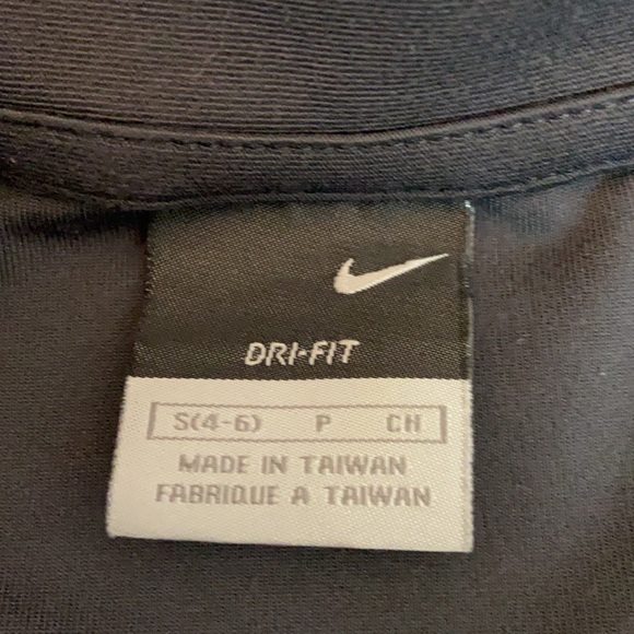 [NIKE] Dri Fit Charcoal Crop Zip up Jacket - Picture 7 of 8